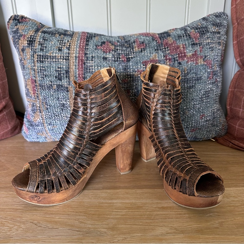 Sbicca Vintage boho leather and wood heels